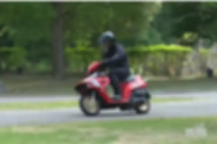 Pernah viral, ini dia video nenek moyang Honda BeAT ketika dipakai jalan, kencang dan ngebul loh, bro!