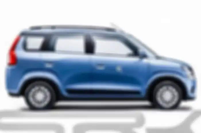 Kendaraan corona Suzuki Wagon R dari India. Keren irit gak kehujanan ber-AC muat keluarga alias 7 orang