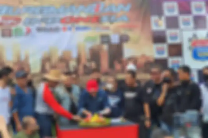 Memperingati hari jadinya ke-5 tahun, komunitas motor Burgmanian Indonesia gelar sunmori dan santunan anak yatim.