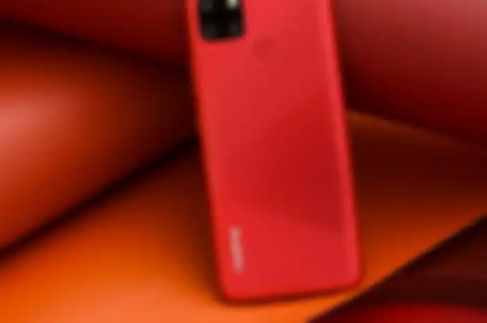 realme C12 warna coral red