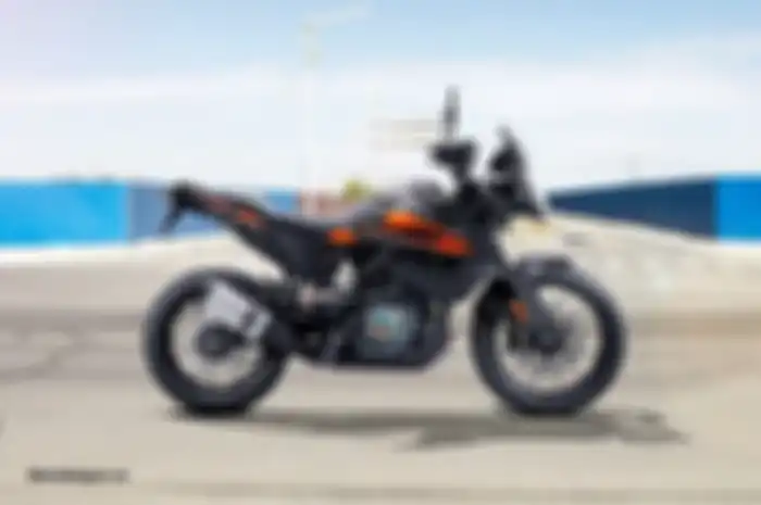Motor baru KTM 250 Adventure keciduk di jalanan, harganya bikin penasaran.