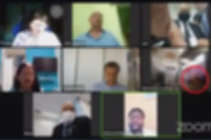 Anggota dewan Rio de Janeiro tetap tenang ketika seorang pria mulai berhubungan intim saat meeting via Zoom. 