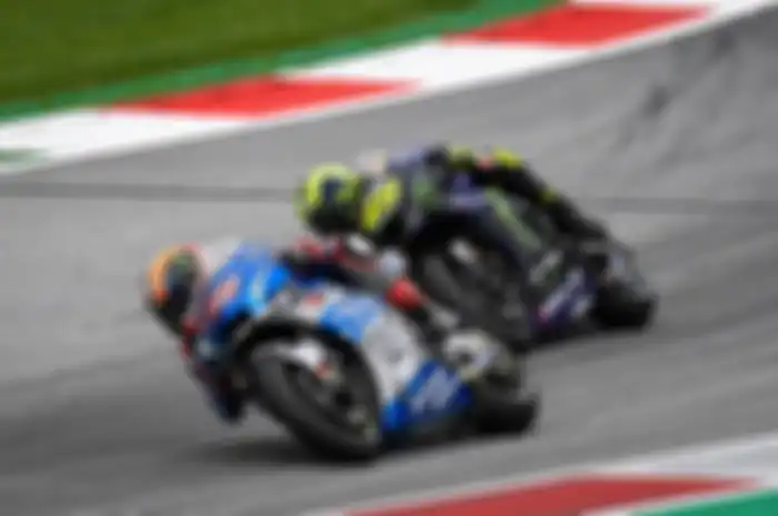 Pembalap Monster Energy Yamaha, Valentino Rossi heran meski sama-sama menggunakan mesin in-line, kenapa Suzuki lebih kencang dari Yamaha?