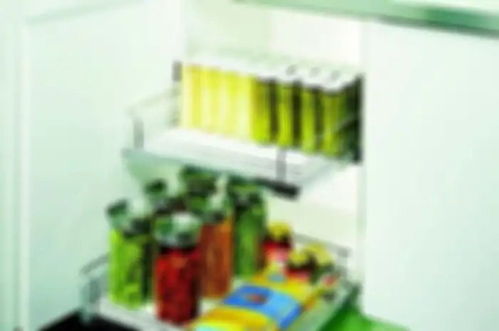 Fitting mempermudah penyimpanan di kabinet dapur. 