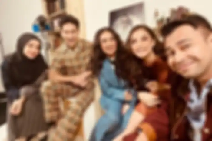 Laudya Cynthia Bella bersama Bukan Bintang Biasa (BBB) 