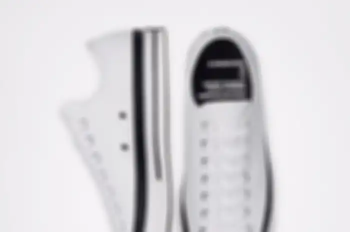 Converse limited edition kolaborasi dengan 7 Moncler Fragment