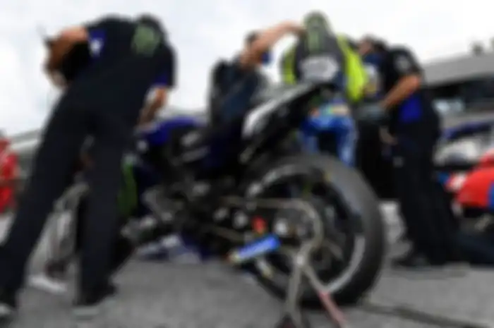 Pembalap Monster Energy Yamaha, Valentino Rossi sepakat dengan Andrea Dovizioso yang bilang performa ban Michelin belum konsisten.