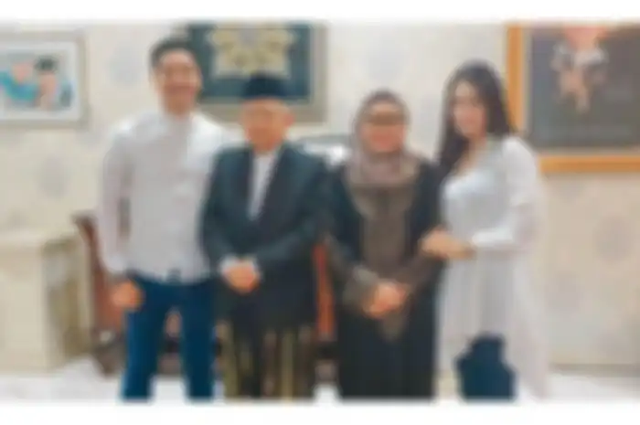 Adly Fairuz dan Angbeen Rishi berfoto bersama Wapres Maruf Amin dan sang istri