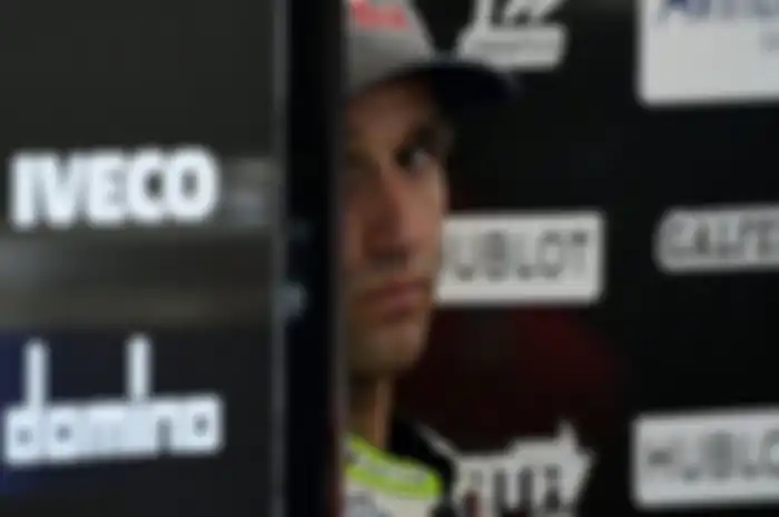 Pembalap Esponsorama Racing Johann Zarco kembali sindir Valentino Rossi yang kata-katanya lebih didengar dibanding legenda MotoGP, Giacomo Agostini.