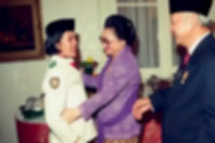 Danty Rukmana bersama Presiden Soeharto dan Ny Tien tahun 1990-an.