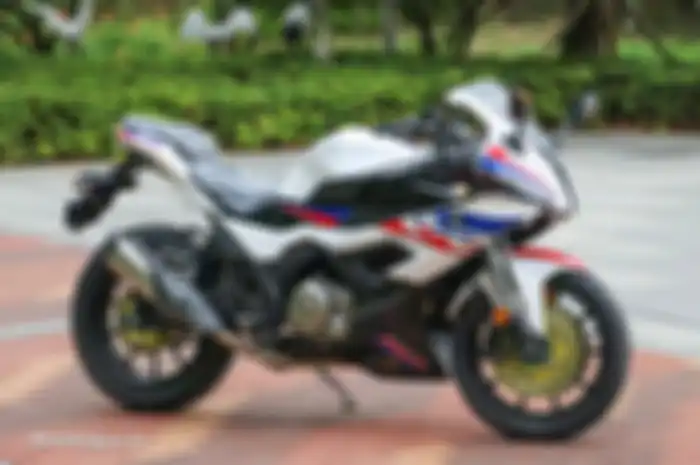 Moto S450RR kloningan BMW S1000RR