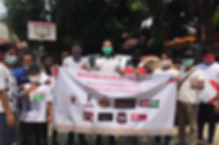 Para Bikers Suzuki membantu para korban kebakaran Panti Asuhan Pondok Taruna yang terjadi pada (15/7/2020) lalu.