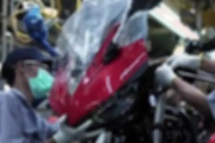 Ilustrasi kerja di pabrik motor Yamaha. Buruan sikat lowongan kerja di PT Yamaha Indonesia, ada dua posisi untuk lulusan S1