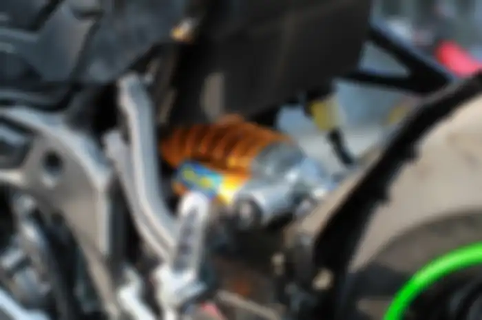 Sokbreker Ohlins terpasang di Kawasaki Ninja ZX-25R