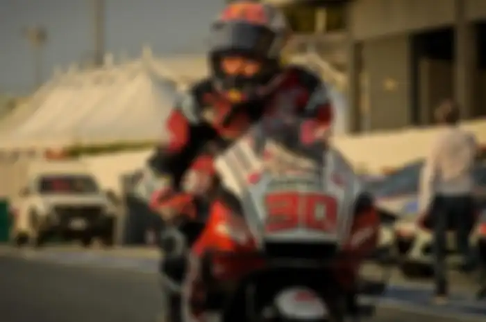Pembalap LCR Honda, Takaaki Nakagami tes Honda RC213V 2020 milik pembalap pengganti Marc Marquez, Stefan Bradl.