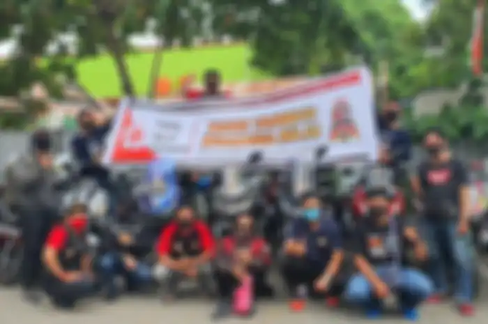 Memperingati HUT PMI 17 Septermber 1945, klub motor Honda ADV Indonesia (HAI) Chapter Makassar lakukan aksi donor darah.