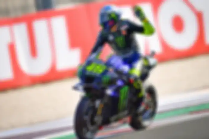 Pembalap Monster Energy Yamaha, Valentino Rossi diam-diam telah menandatangani kontrak dengan tim Petronas Yamaha SRT.