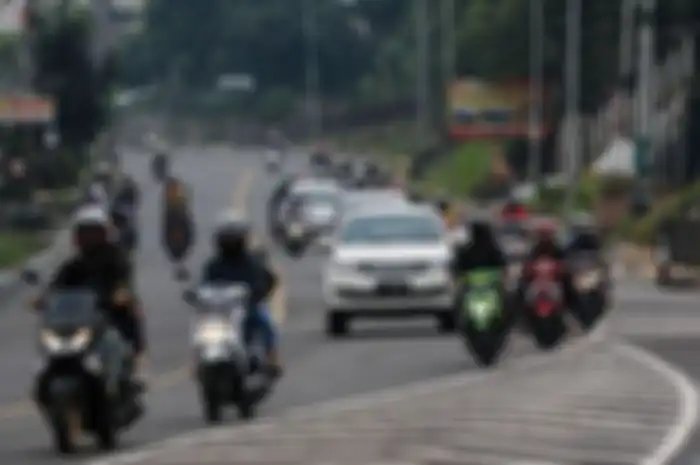 Ilustrasi. Jalur Puncak, Kabupaten Bogor, Jawa Barat. Pemotor plat B ke Puncak siap-siap disuruh putar balik