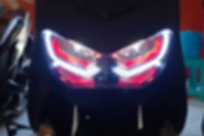 Workshop spesialis custom headlamp asal Surabaya yaitu Wanto Autolights Workshop pamer kreasi custom lampu DRL pada headlamp NMAX.