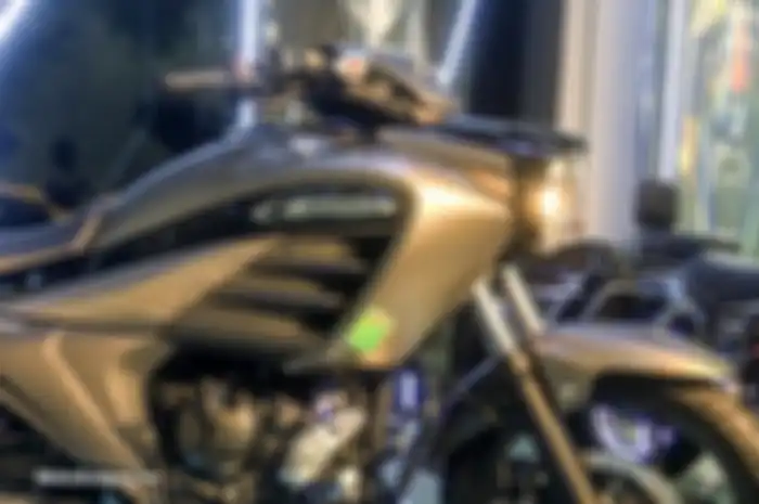 detail tangki dan shroud Suzuki Intruder 150