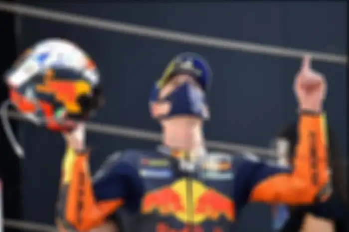 Pembalap tim Red Bull KTM Factory Racing, Pol Espargaro persembahkan podium di MotoGP Emilia Romagna 2020 untuk mendiang sang kakek.
