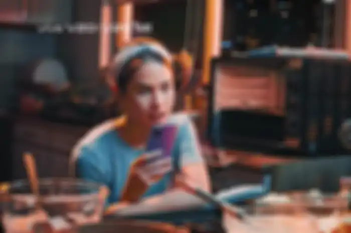 Tangkapan layar iklan Vivo V20.