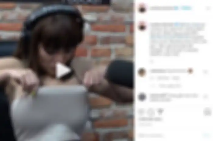 Dinar Candy dalam podcast Deddy Corbuzier.