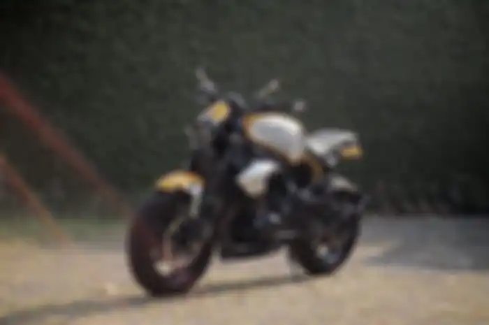 Modifikasi Kawasaki ER-6n bergaya scrambler