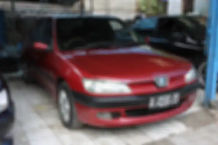 Peugeot 306 salah satu mobil dengan harag 20 jutaan dan masih banyak peminatnya karena masih cukup nyaman. 
