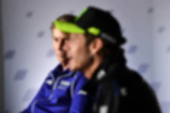 Bos Yamaha, Lin Jarvis mengungkap alasan kontrak Valentino Rossi dengan tim Petronas Yamaha SRT hanya satu tahun.