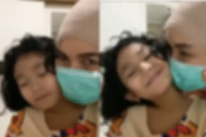 Umi Kalsum mendapat ucapan selamat ulang tahun serta doa dari cucu tercinta