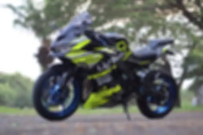 Modifikasi Kawasaki Ninja ZX-25R ala racing look.