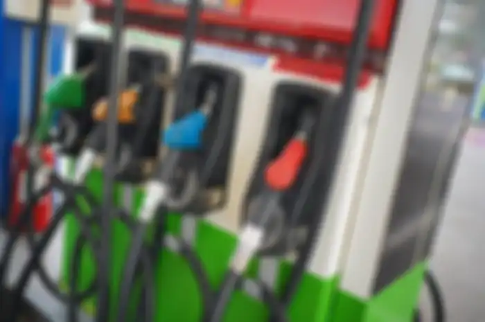 Ilustrasi bensin Pertalite Turbo hasil campuran Pertalite dan Pertamax Turbo 
