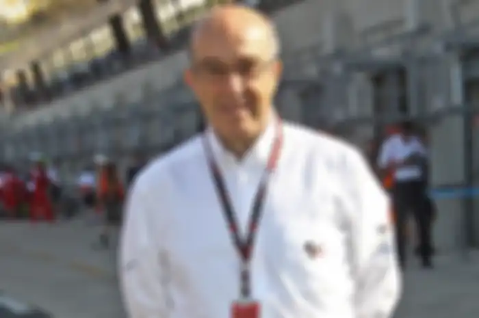 Bos Dorna Sports, Carmelo Ezpeleta kabarnya akan segera mengumumkan kalender normal untuk MotoGP 2021.