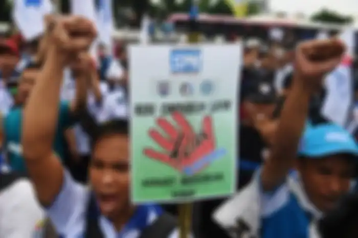 Demonstran yang menolak UU Cipta Kerja.