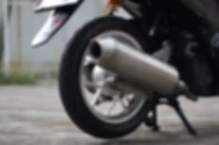 Vario 125 pakai knalpot aftermarket untuk Honda SH150i, modal Rp 7,5 jutaan namun ada tapinya sob.