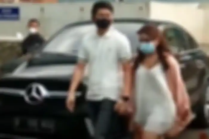 Ayu Ting Ting dan Adit Jayusman sudah mulai go public.
