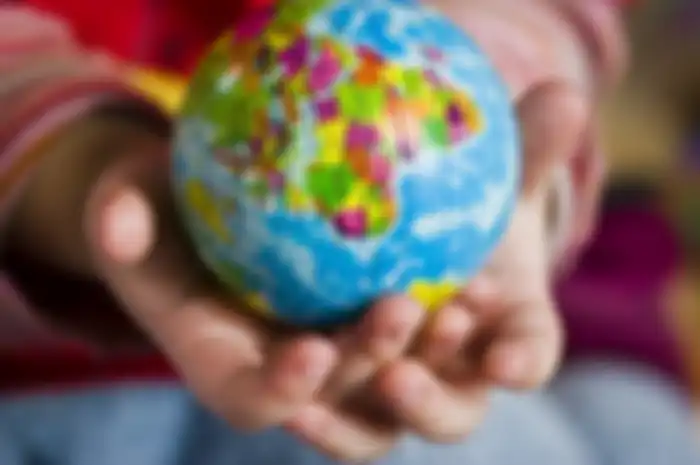 Dampak positif globalisasi dapat dirasakan di berbagai bidang