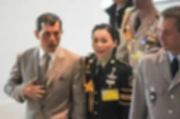 Raja Thailand bersama istri barunya