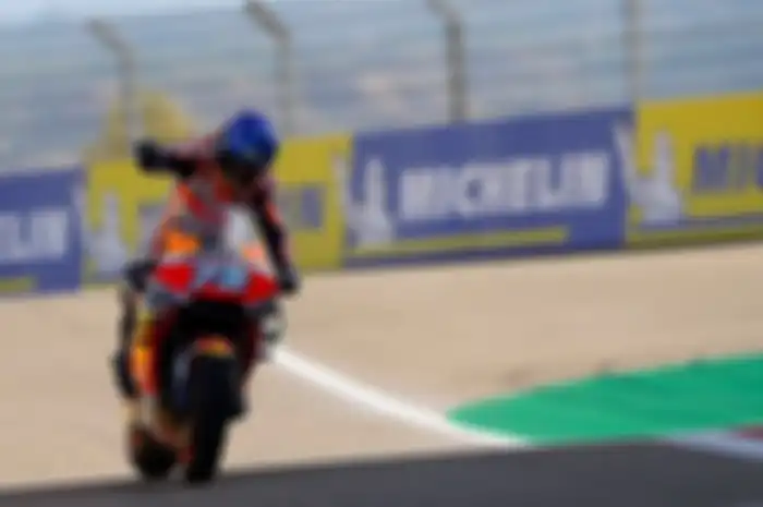 Pembalap Repsol Honda, Alex Marquez mengungkap rahasianya beradaptasi dengan Honda RC213V di MotoGP 2020.