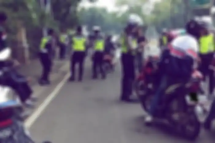 Pemotor yang tidak pakai helm jadi pelanggaran paling besar yakni 438 ribu, polisi siap gelar razia Operasi Zebra 2024.