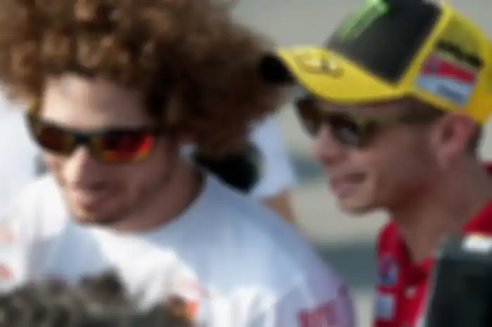 Marco Simoncelli dan Valentino Rossi.