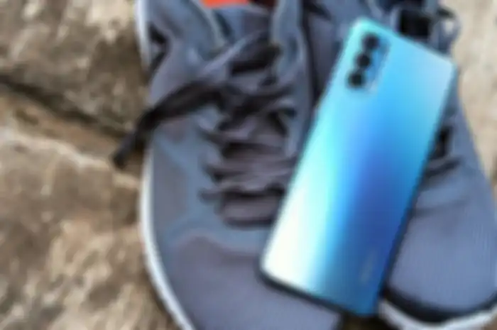 Oppo Reno4 & sepatu lari