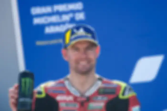 Pembalap tim LCR Honda, Cal Crutchlow terancam tidak punya tim di MotoGP 2021, dirinya sampai melamar kerja di restoran Mc Donalds.