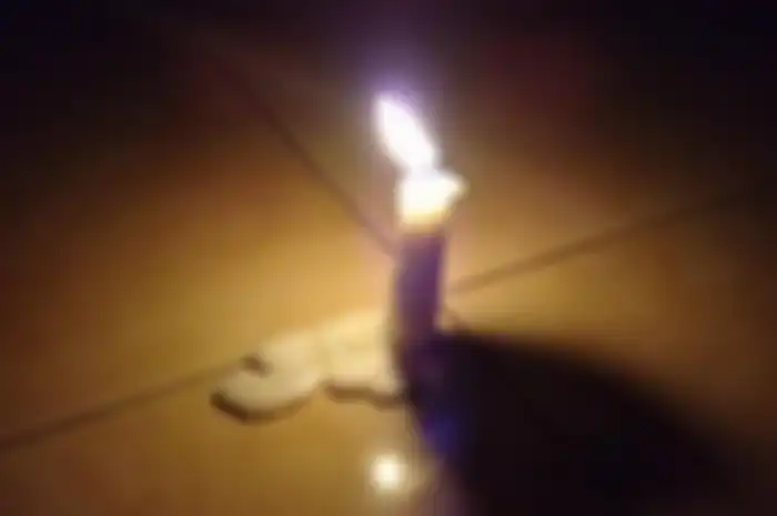 Mati lampu yang terjadi di beberapa wilayah Jakarta, pada hari Minggu ini (1/11) dikeluhkan serentak oleh warga twitter dan trending nomer satu