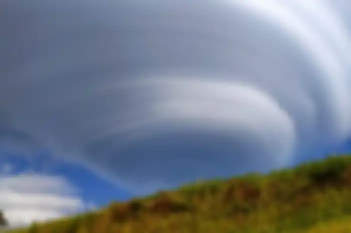 Awan lentikular diambil dari B2P2TOOT tawangmangu