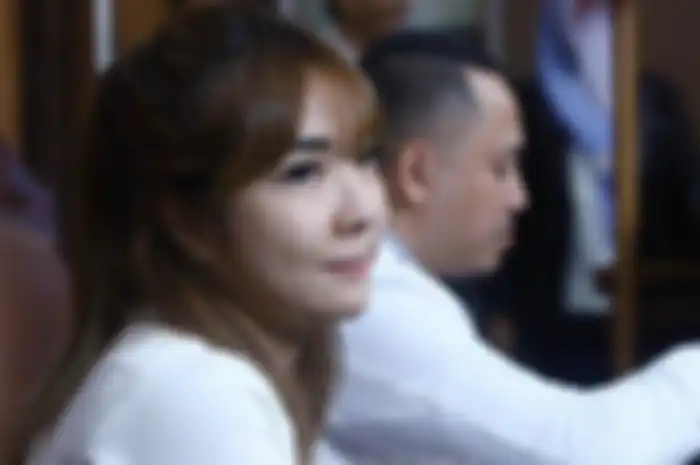 Penampakan Terakhir Gisella Anastasia Sebelum Muncul Kasus Video Syur Mirip Dirinya, Sempat Terekam Kamera Ayu Dewi Bawa Koper hingga Pamer Bikini Menuju Sumba