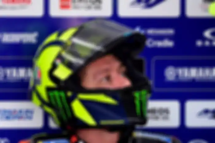 Pembalap Monster Energy Yamaha, Valentino Rossi berikan sindiran menohok ke Yamaha agar tiru Suzuki.