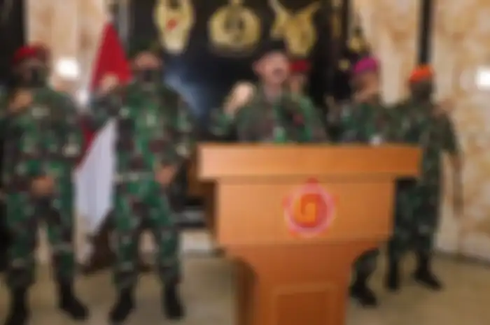 Panglima TNI Panglima TNI, Marsekal Hadi Tjahjanto pada Minggu (15/11/2020) mengumpulkan lima Komandan Komando Utama (jenderal perang TNI) di Mabes TNI Cilangkap, Jakarta Timur. 