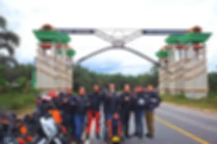 Komunitas pengguna skutik gambot Yamaha, Big Max Indonesia (BMI) gelar Turing Gabungan 360&deg; Borneo hadiri deklarasi 2 chapter baru.